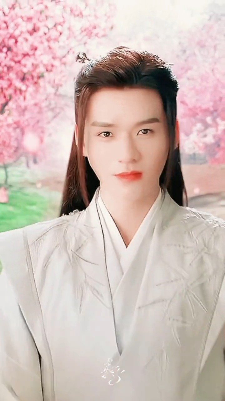 老温只有在面对阿絮的时候,笑容才格外的甜