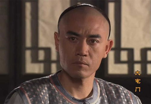 陈宝国在《大宅门》演白景琦的时候已经44岁了,而他却要和一帮年轻人