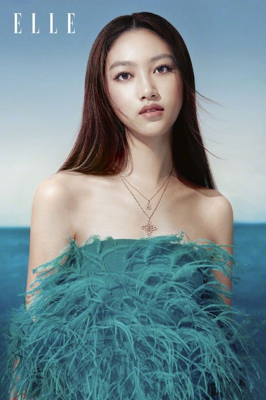 任达华16岁女儿太有巨星范穿露脐装秀性感小蛮腰,九头身比例真绝