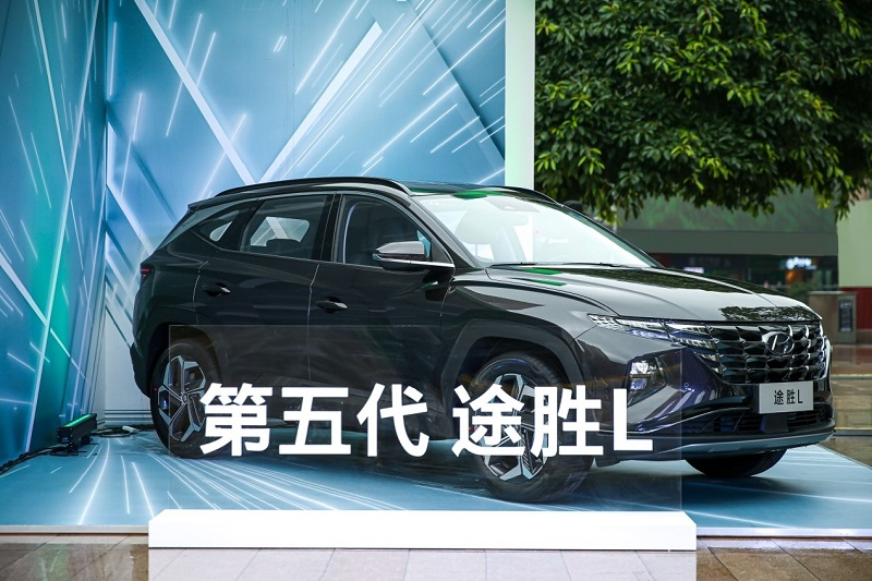 最近买合资SUV一定要对比这四款：CR-V、荣放、途胜L和标致4008