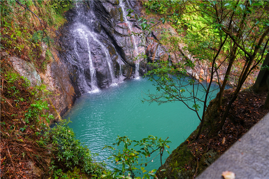 温州有个诗情画意的地方,每到春天下雨的时候,都美成了一幅画|梅雨潭