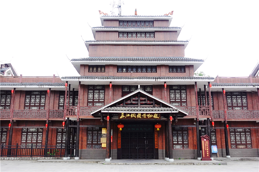 广西有个县城很特殊,一脚踏三省,拥有108座风雨桥|博物馆|侗族|三江