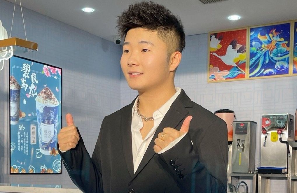 网红白小白抱怨平台,称只有垃圾货才卖得动,遭圈内主播嘲讽|白小白