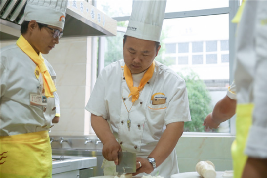 初高中生学技术,为什么要选择长期专业,看完你就明白了休闲区蓝鸢梦想 - Www.slyday.coM 初高中生学技术,为什么要选择长期专业,看完你就明白了休闲区蓝鸢梦想 - Www.slyday.coM