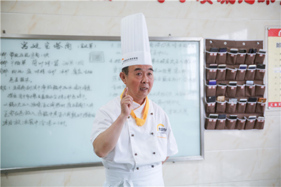 初高中生学技术,为什么要选择长期专业,看完你就明白了休闲区蓝鸢梦想 - Www.slyday.coM 初高中生学技术,为什么要选择长期专业,看完你就明白了休闲区蓝鸢梦想 - Www.slyday.coM