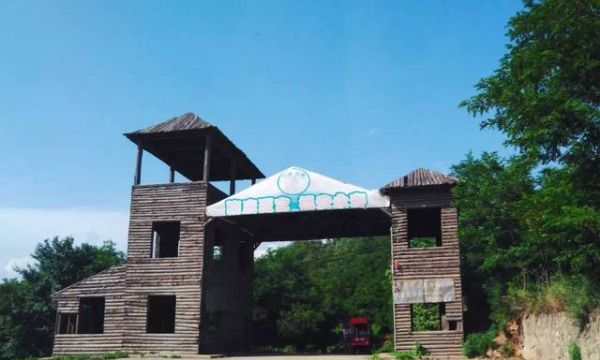 陕西一景区遭摘牌儿,工作人员心气儿太高,服务冷淡,被多次投诉休闲区蓝鸢梦想 - Www.slyday.coM 陕西一景区遭摘牌儿,工作人员心气儿太高,服务冷淡,被多次投诉休闲区蓝鸢梦想 - Www.slyday.coM