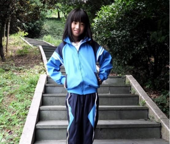 "天价校服"2000元,穿了几个月后"褪色变形",家长难以接受