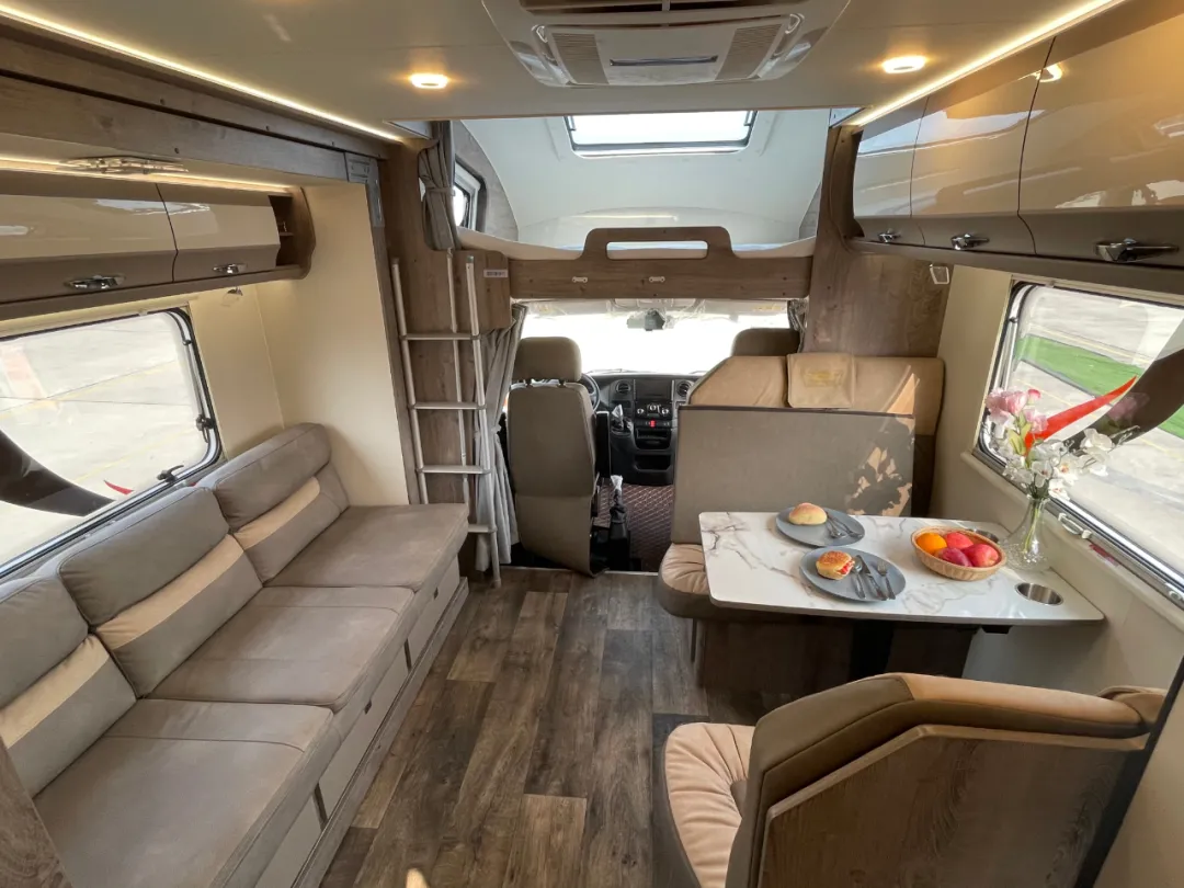 旌航whii侧拓展后上门房车扎实用料与大空间更配哦