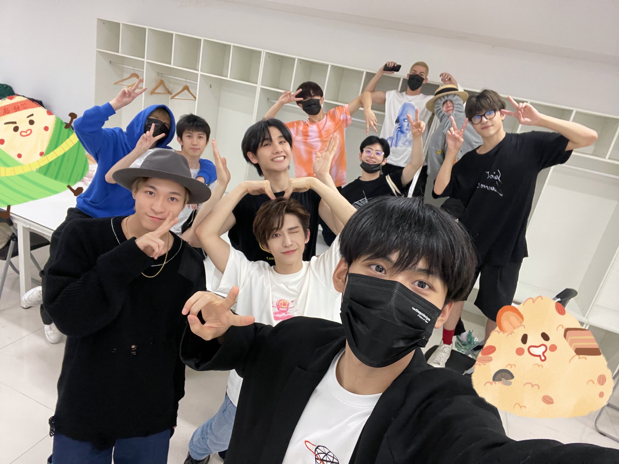 into1成团两个月成员发展差距大米卡成时尚宠儿刘宇资源多