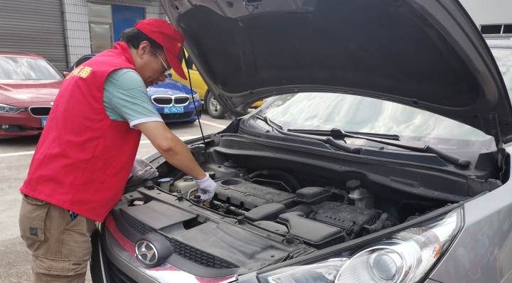 清扫垃圾,修理家电,检修车辆,这场志愿服务平实又暖心