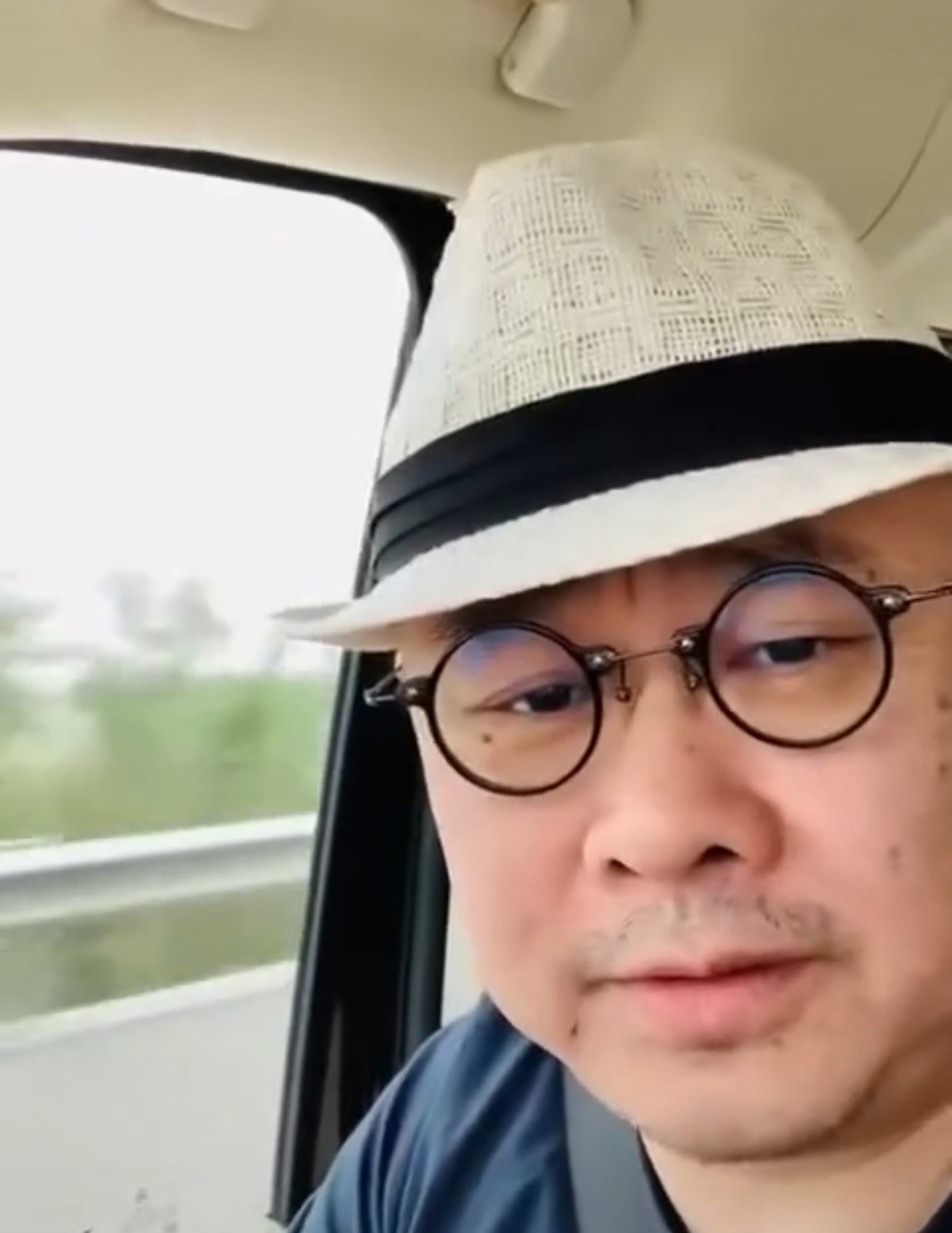 50岁刀郎罕露面,身材发福脸上疑生老年斑?曾红极一时却选择隐退