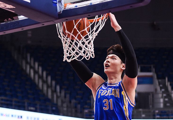 上海尼克斯队要腾飞了""春哥和大王要一起口吐芬芳了""李春江加王哲林