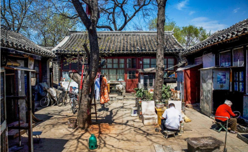 大妈前门大杂院腾退或得千万补偿款,想要去农村租个大院子住