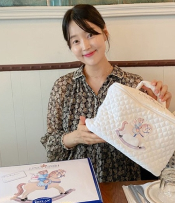 37岁韩智慧结婚十年顺利产女经纪公司回应母女平安