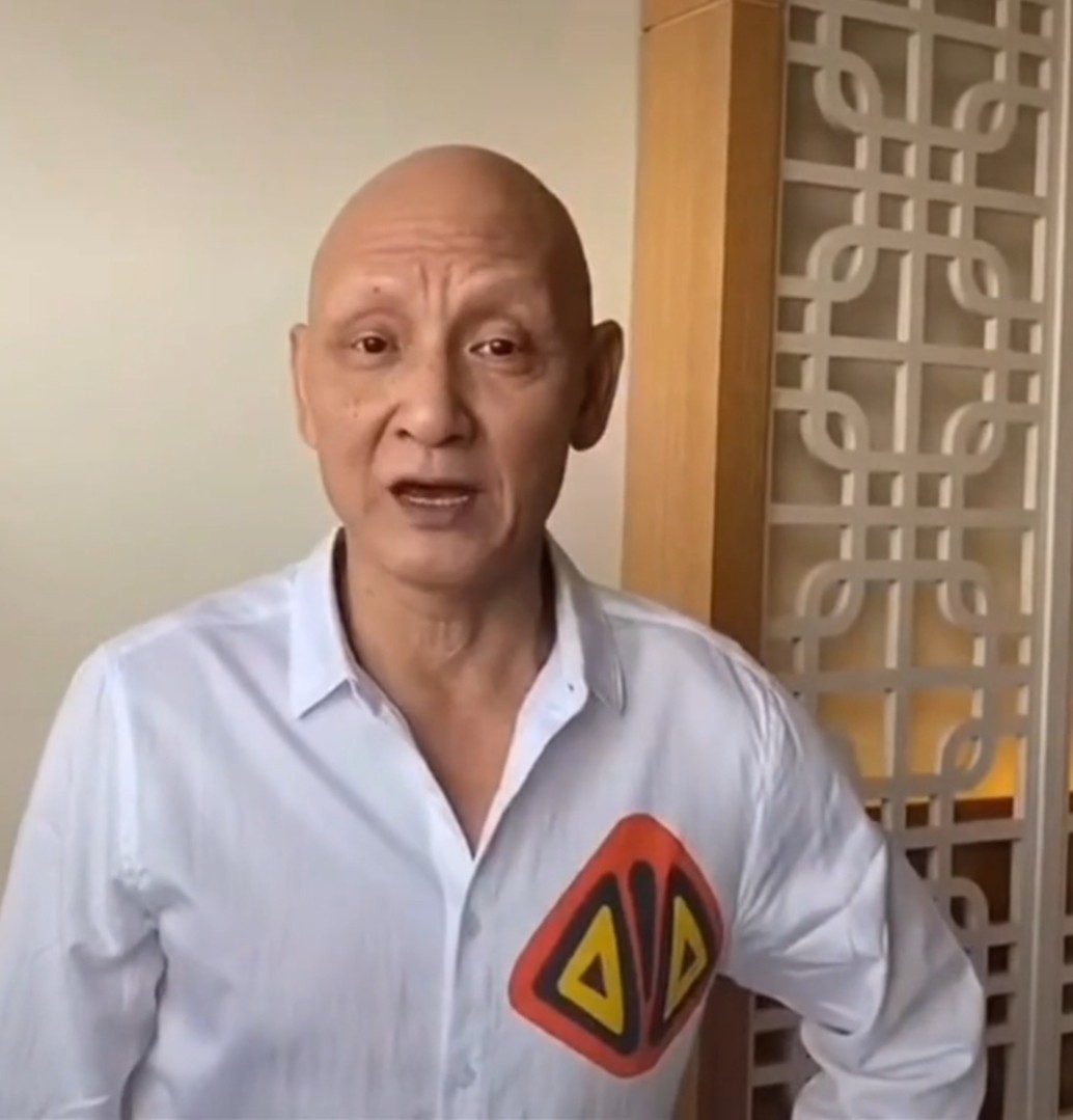 坏人专业户杜玉明罕露面面庞黝黑顶标志性光头抬头纹显眼