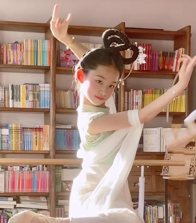 爱的二八定律杀青杨幂被抓拍青簪锁三千爱奇艺