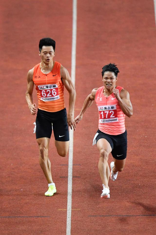 10秒13,苏炳添全锦赛百米预赛逆风夺第一 隔空胜谢震业10秒33