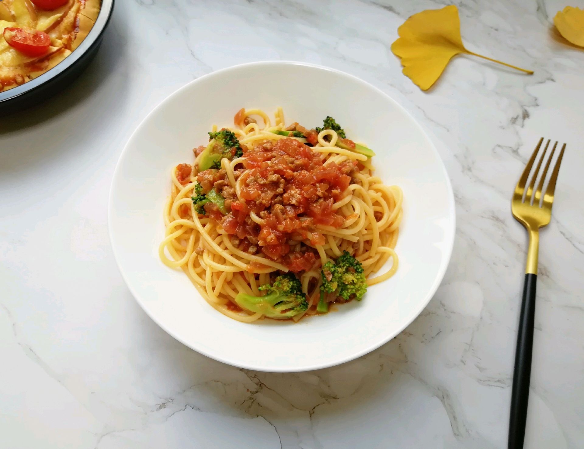 一看就会的肉酱意面,简单方便又快手,只要10分钟,好吃到舔盘