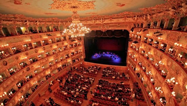 米兰的斯卡拉歌剧院意大利的经典之作成为众多观众青睐的场所