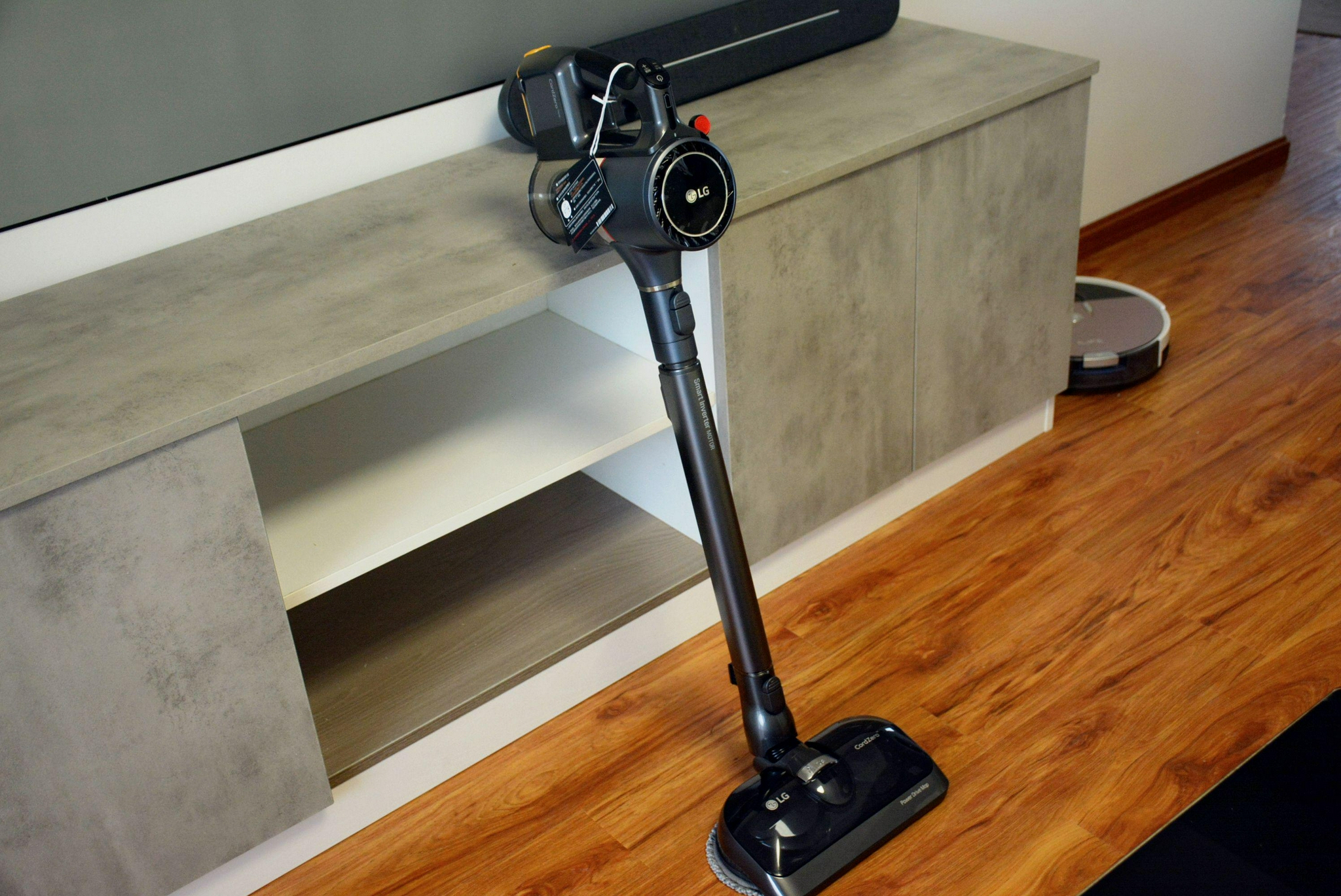 lg a9k max吸尘器开箱:搭配多款吸头,还支持湿拖功能