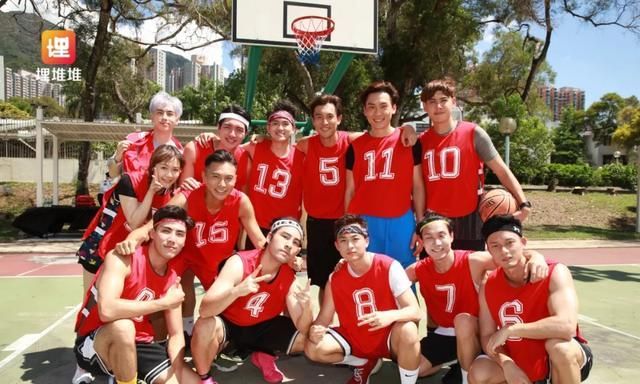 明星运动会来袭,上百名艺人参加,看看有你的爱豆吗?休闲区蓝鸢梦想 - Www.slyday.coM