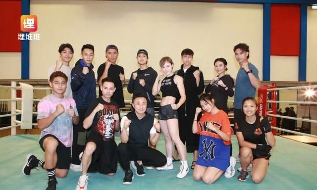 明星运动会来袭,上百名艺人参加,看看有你的爱豆吗?休闲区蓝鸢梦想 - Www.slyday.coM