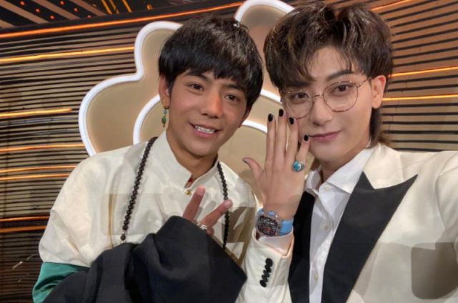 丁真正式进军娱乐圈!工作室注册资金为300万,一人控股当老板