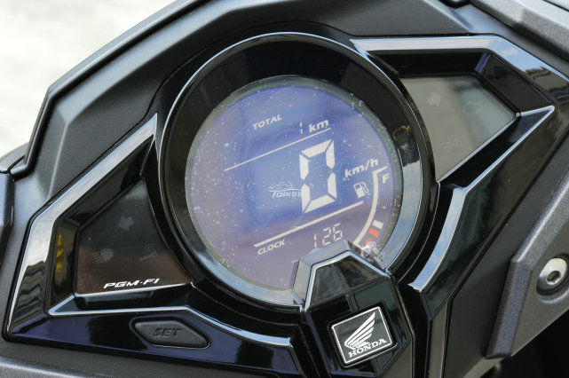 没abs有点遗憾 价格是硬伤 新大洲本田裂行125到店实拍