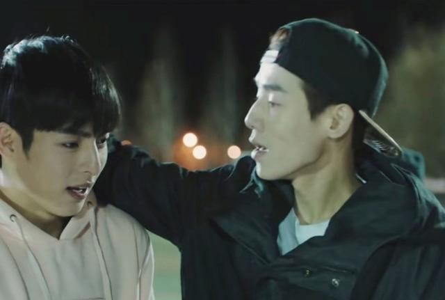 黎簇还算比较好了,但是杨好动不动就向苏万索要钱财