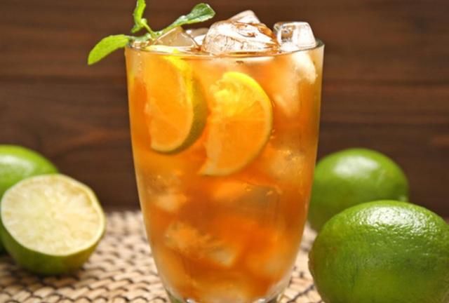 酸爽冰甜的金桔柠檬蜂蜜茶,材料简单易学很好喝,在家就可以做