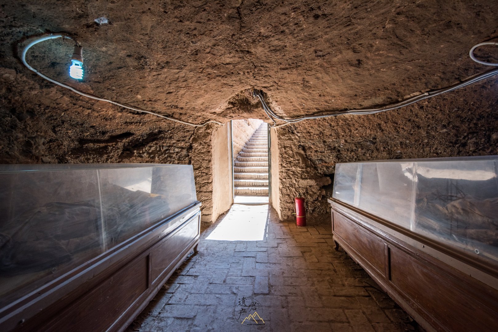 阿斯塔纳陵墓发现一双纸鞋为何被锁在保险柜中只因没法研究