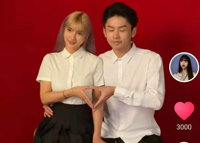 带6岁女儿闪嫁小15岁男友,男方颜值引热议|李桃|李小璐|男友_新浪新闻