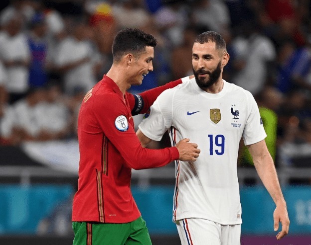 和本泽马交换球衣,C罗需要支付葡萄牙队费用吗?要付多少钱?休闲区蓝鸢梦想 - Www.slyday.coM 和本泽马交换球衣,C罗需要支付葡萄牙队费用吗?要付多少钱?休闲区蓝鸢梦想 - Www.slyday.coM