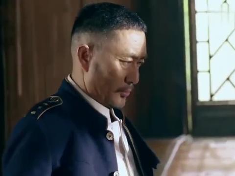 一代枭雄何老大落魄到喝臭水自己还搁那美呢