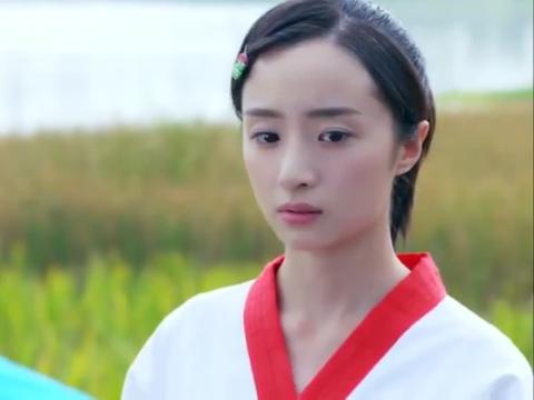 旋风少女初原一脸无奈看着百草头上草莓发夹好纠结的爱情