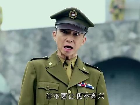 一代枭雄何老大提出要求把典狱长惹急了把他关小号