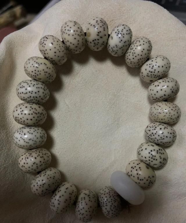 极品月朗星稀的顺白星月菩提开片之美