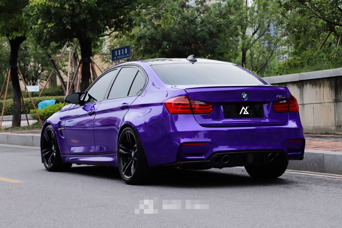 膜呗改色案例宝马m3改色荧光紫自带仙气