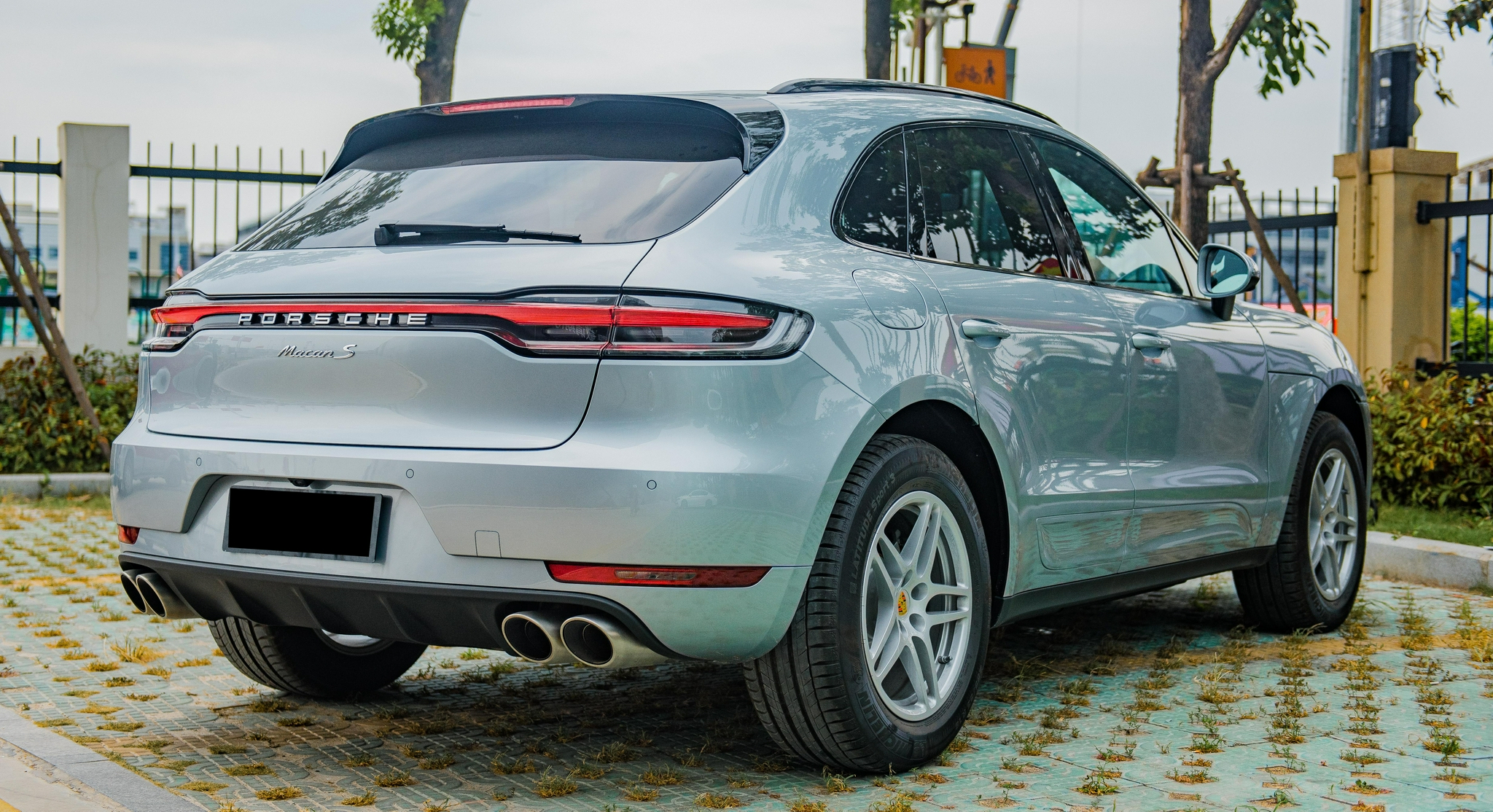 没见过没感觉见过就会买保时捷macans白云石金属漆值得选配