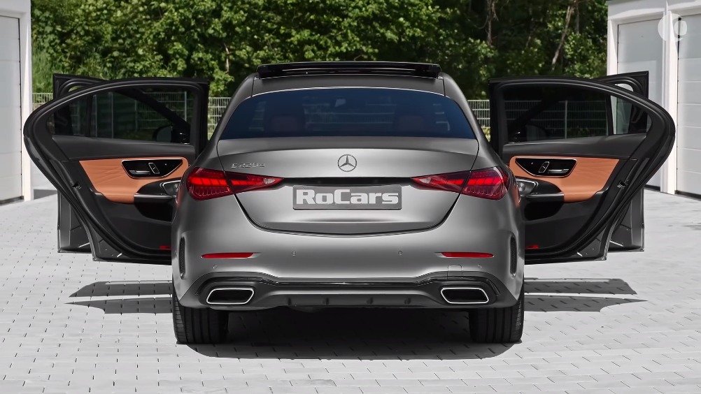 2021 梅赛德斯-奔驰 c 220 d 外观,内饰以及部分功能演示.