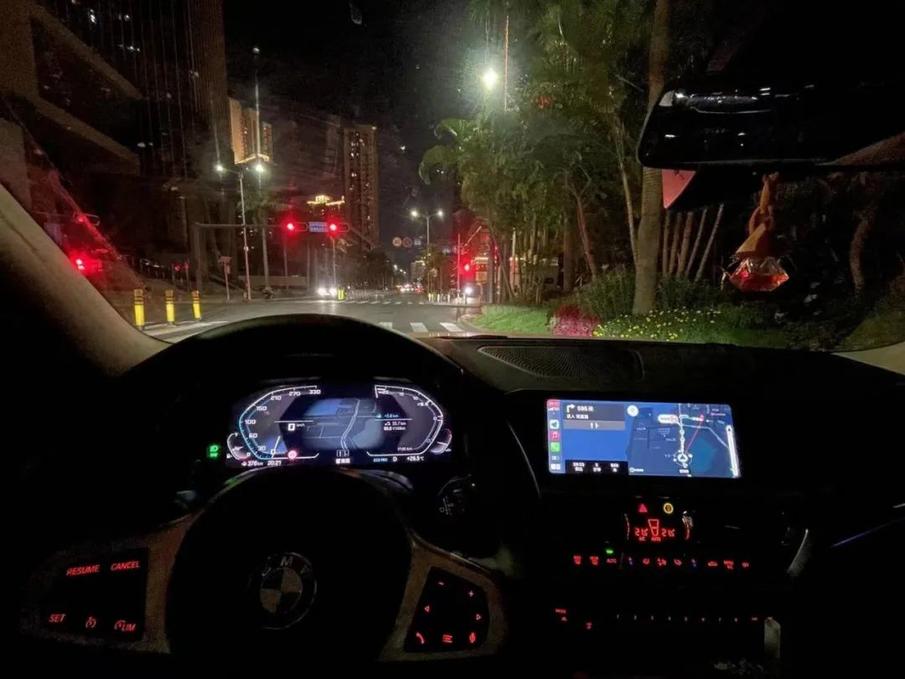 人生第一次开宝马3系就颠覆了我对驾驶感受的认知