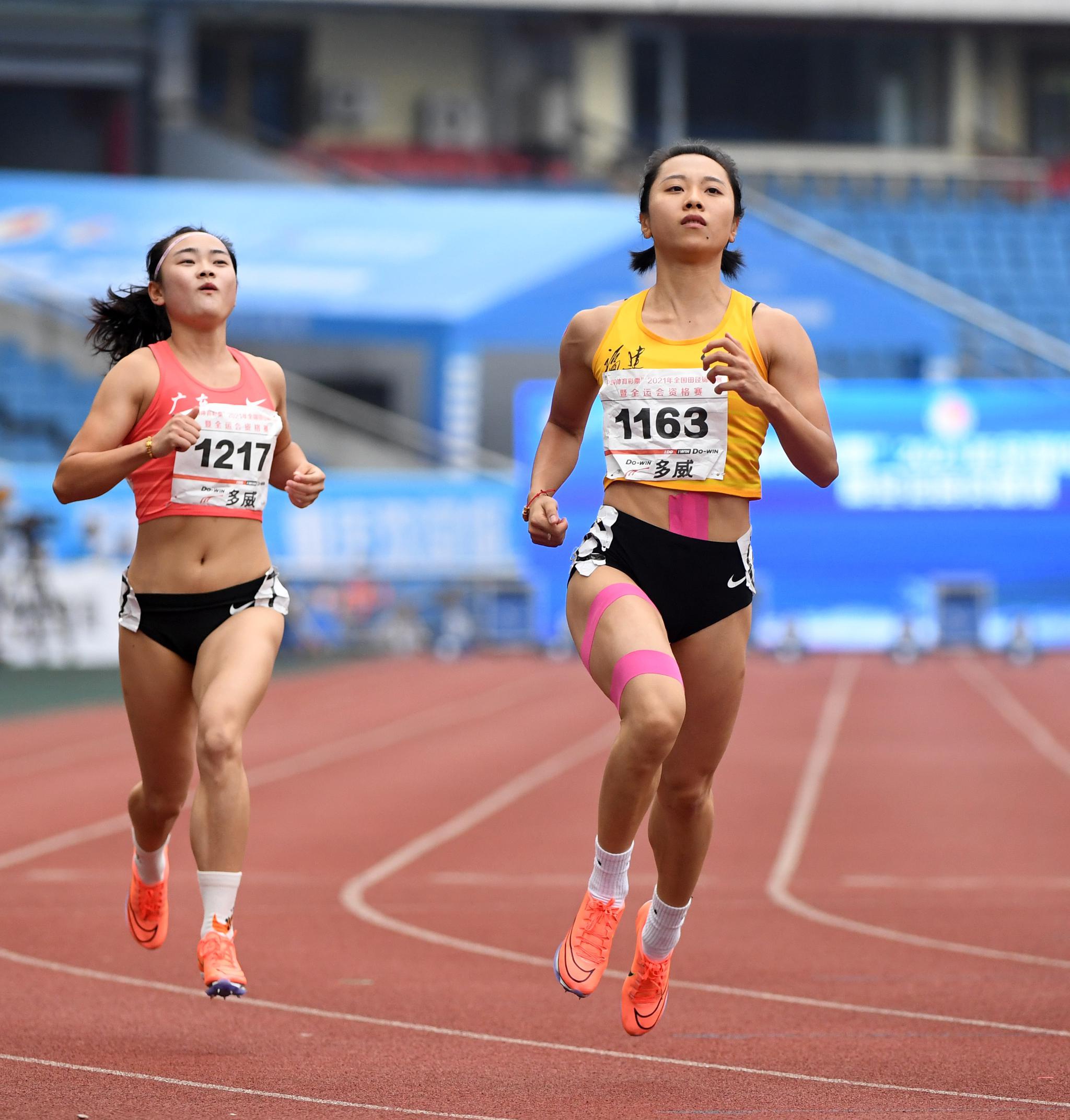 田径——全国锦标赛:葛曼棋获女子100米冠军