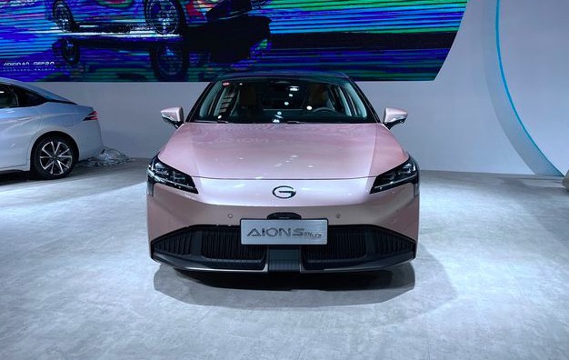 概念车元素变现,广汽埃安aion s plus上市|新车
