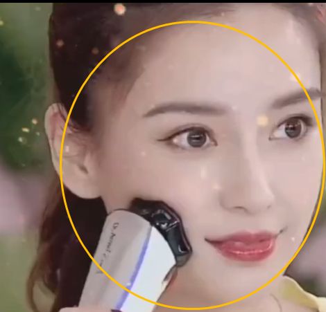 baby无滤镜直播,生图的发际线堪忧,只注意到怼脸拍的皮肤状态