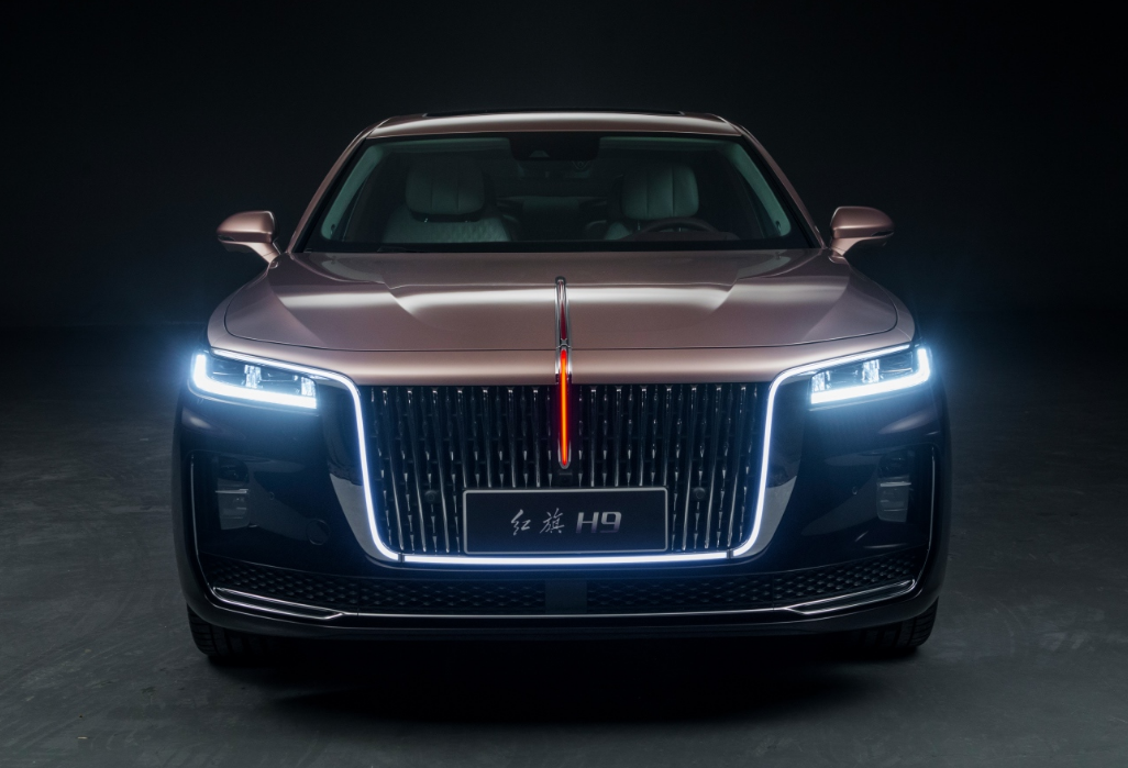 红旗h9的车标到底该"站"起来,还是该"趴"下?