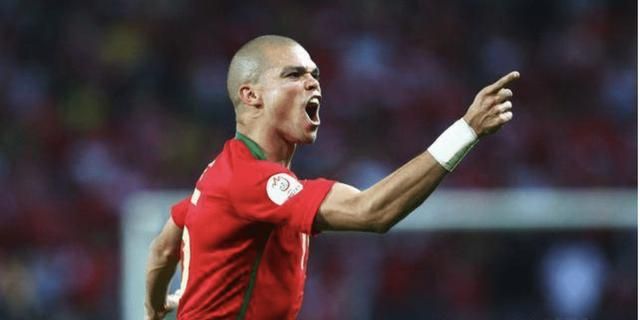 佩佩指挥门将扑点球,后者直接无视!赛后佩佩跟本泽马交换球衣休闲区蓝鸢梦想 - Www.slyday.coM 佩佩指挥门将扑点球,后者直接无视!赛后佩佩跟本泽马交换球衣休闲区蓝鸢梦想 - Www.slyday.coM