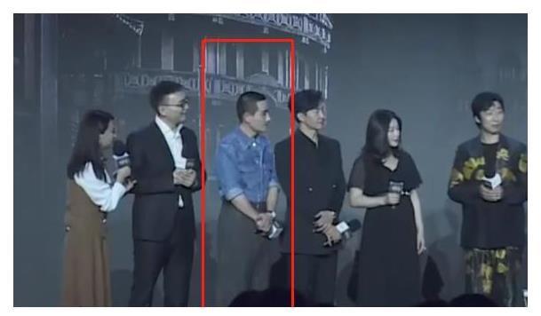 朱一龙现身发布会,含胸驼背一脸胡茬,相比大他10岁的王阳更精休闲区蓝鸢梦想 - Www.slyday.coM 朱一龙现身发布会,含胸驼背一脸胡茬,相比大他10岁的王阳更精休闲区蓝鸢梦想 - Www.slyday.coM