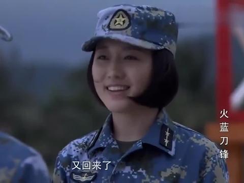 火蓝刀锋:蒋小鱼见着沈鸽又乱认亲戚,张冲在一旁的回答太逗了!