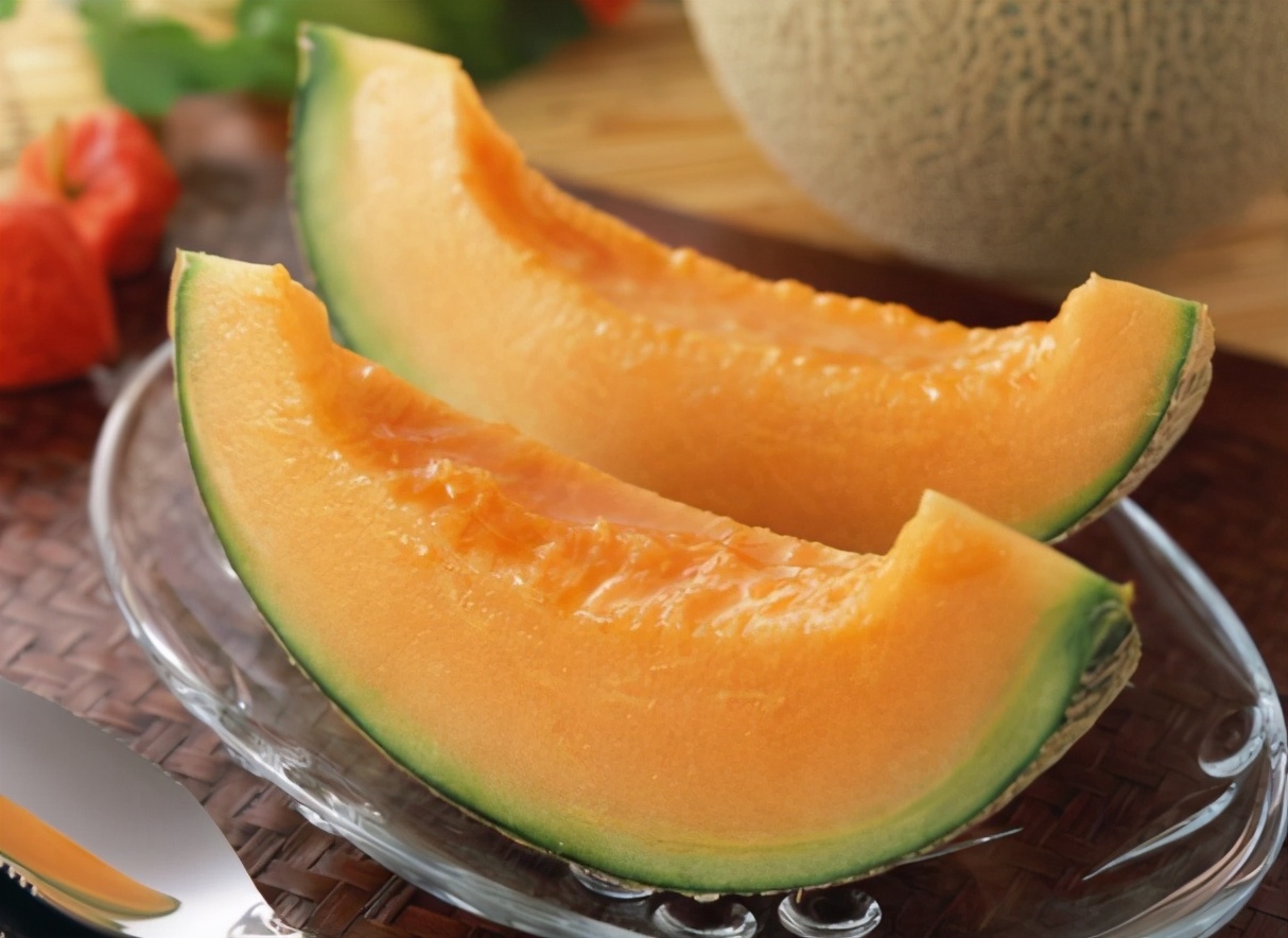 买哈密瓜别用手拍学会几个挑选技巧个个都脆甜可口不怕买错