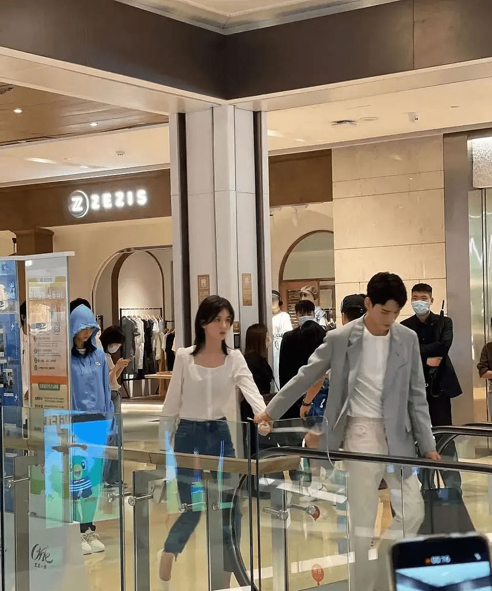 沉睡花园杀青路透龚俊乔欣cp感溢出网友吻戏有长进